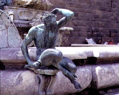 Neptunuksen lähde, satyyrin yksityiskohta tekijältä Giambologna