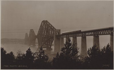 Forth Bridge (m/w kuva) tekijältä (after) English photographer
