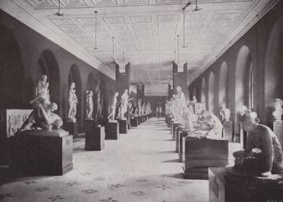 Sculpture Hall, Victoria and Albert Museum (m/v kuva) tekijältä (after) English photographer
