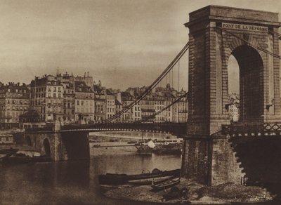 Pont Louis-Philippe, uudistuksen silta vuoden 1848 vallankumouksen aikana (b/w kuva) tekijältä (after) French Photographer