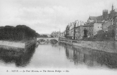 Metz: Pont Moreau (s/w-kuva) tekijältä (after) French Photographer