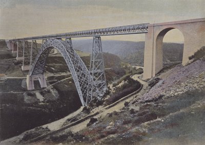 Garabit Viaduct (värillinen kuva) tekijältä (after) French Photographer