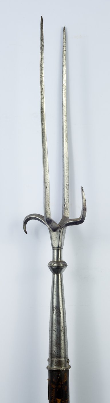 Military Fork, n. 1600 (rauta kunnostetulla puulla) tekijältä (attr.to) Italian School