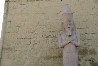 Luxorin temppeli, muinaisen Egyptin arkkitehtuuri Luxorissa tekijältä Albert Mansour