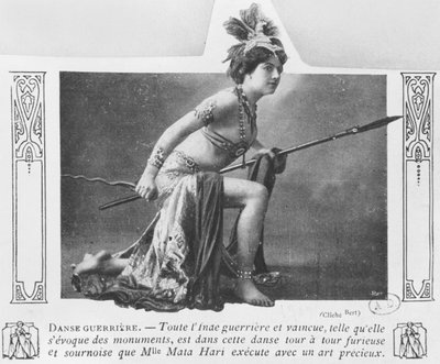 Mata Hari sotatanssissa, 1900-luvun alku tekijältä A. Bert