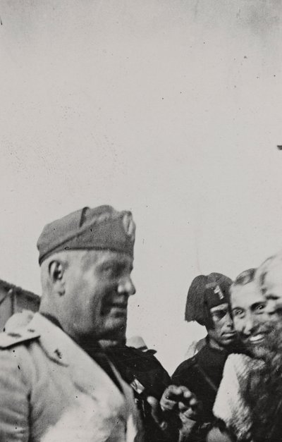 Albumi "Duce": Benito Mussolini virallisella vierailulla Sisiliassa (m/v kuva) tekijältä A. Scarlata