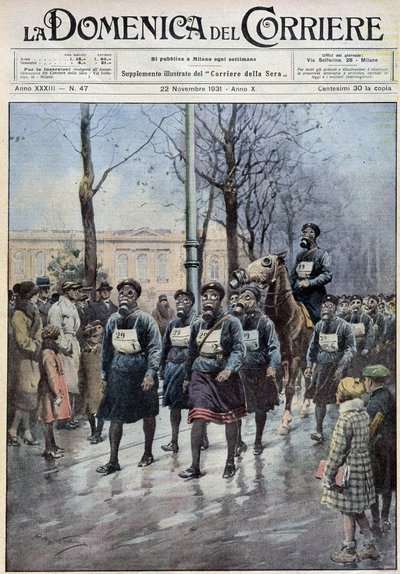 Varsovassa järjestettävä maaliskuu kouluttaakseen väestöä kaasunaamarien käytössä - piirros A. Beltrame, "" la Domenica del Corriere"" 22.11.1931 tekijältä Achille Beltrame
