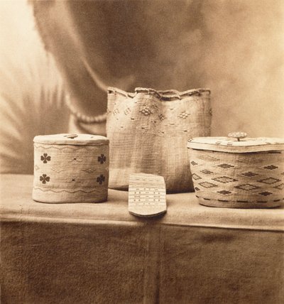 Native American Baskets, kirjoittanut A.C. Vroman, n. 1898 (platinaprintti) tekijältä Adam Clark Vroman