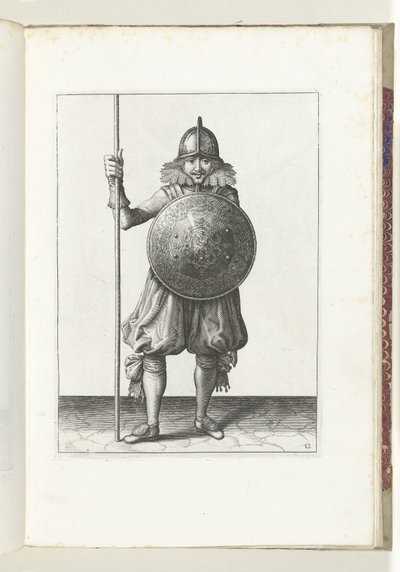 Harjoitus kilven ja keihään kanssa: sotilas palauttaa keihään kolme kertaa lepoasentoon, kolmas liike (nro 12), 1618 Nassausche Wapen-Handelinge, van Schilt, Vakoilijat, Rappier ja Targe: Beyde figuerlick kuvattu, pää kehystetty tekijältä Adam van Breen