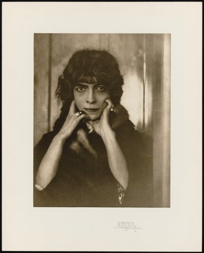 Marchesa Luisa Casatin muotokuva tekijältä Adolf de Meyer