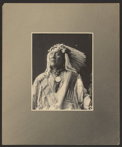 Korkea karhu, Sioux tekijältä Adolph F. Muhr