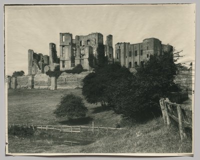 Kenilworthin linna, Warwickshire, Englanti tekijältä Adolphe Braun