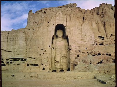 Jättiläinen seisova Buddha, 5.-6. vuosisadalla tekijältä Afghan School