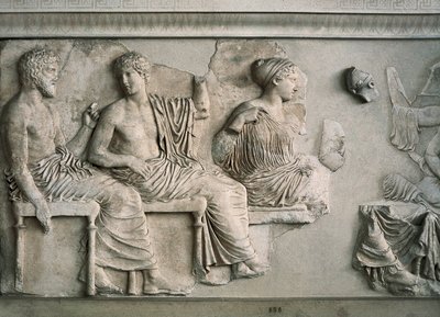 Poseidon, Apollo, Artemis ja Aphrodite edustettuina Parthenonin itäfriisillä tekijältä Alcamenes (attr. to)