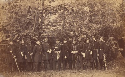 Kenraali McClellan ja esikunta, n. 1863. tekijältä Alexander Gardner.
