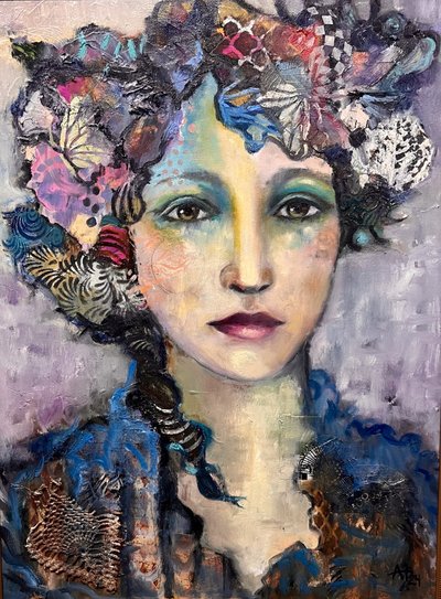 Teksturoitu taideteos: Nainen tekijältä Alexandra Higgins