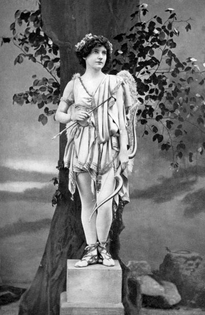 Unity Moore 1894-1981, irlantilainen näyttelijä, 1911-1912. tekijältä Alfred Ellis and Walery