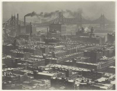 Huoneesta "3003" - The Shelton, New York, koilliseen päin katsottuna tekijältä Alfred Stieglitz