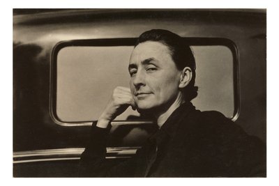 Georgia O’Keeffe – Palattuaan New Mexicosta, vastaava O1 tekijältä Alfred Stieglitz