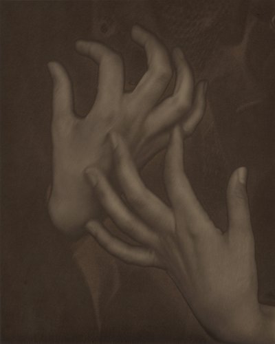 Georgia O'Keeffe - kädet tekijältä Alfred Stieglitz