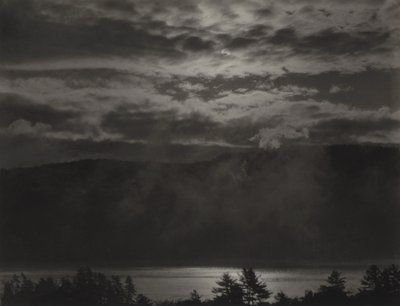 Lake George tekijältä Alfred Stieglitz