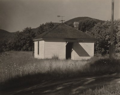 Pieni talo, Lake George tekijältä Alfred Stieglitz
