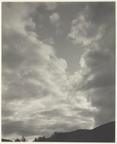 Musiikki - Kymmenen pilvivalokuvan sarja, nro II tekijältä Alfred Stieglitz