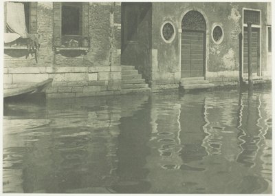 Heijastuksia - Venetsia, 1894, painettu 1897. tekijältä Alfred Stieglitz