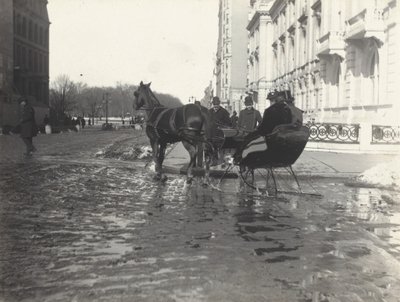 Sunnuntai, Fifth Avenue ja 57th Street, New York tekijältä Alfred Stieglitz