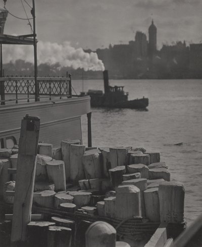 Jokivarressa sijaitseva kaupunki tekijältä Alfred Stieglitz