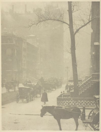 The Street, Fifth Avenue, 190001, painettu 190304. tekijältä Alfred Stieglitz