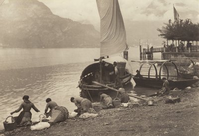Pesijättäret Comojärvellä tekijältä Alfred Stieglitz