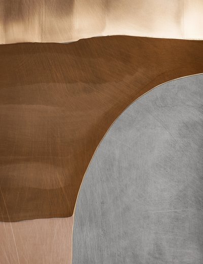 Metalliset käyrät – Abstrakti tekijältä Alma