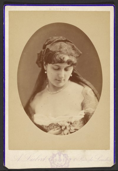 Porträt einer jungen Frau tekijältä Alphonse J. Liébert