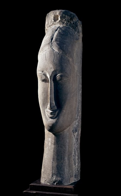 Naisen pää. Naisen pää. Amedeo Modiglianin (1884-1920) veistos tekijältä Amedeo Modigliani