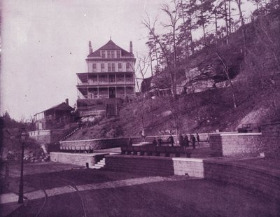 Basin Springs, Eureka Springs, Arkansas, St Louisin ja San Franciscon rautatiellä (m/v kuva) tekijältä American Photographer (after)