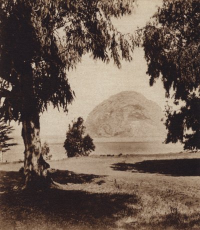 Kalifornia: Morro Rock (m/w kuva) tekijältä American Photographer (after)