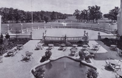 Chicago: Garden Court, Olympia Fields Golf Club (m/v kuva) tekijältä American Photographer (after)