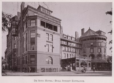 De Soto Hotel, Bull Streetin sisäänkäynti (m/w kuva) tekijältä American Photographer (after)