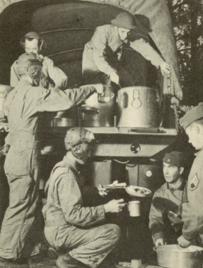 Kuvitus Yhdysvaltain armeijan panssaroituihin joukkoihin (b/w kuva) tekijältä American Photographer (after)