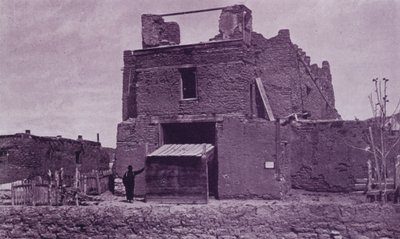 San Miguelin vanha kirkko, Santa Fe, NM, rakennettu Adobesta vuonna 1550 (b/w kuva) tekijältä American Photographer (after)