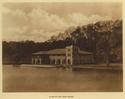 Universitat de Princeton: Classe de 1887 Boat House (foto b/n) finlandès tekijältä American Photographer (after)