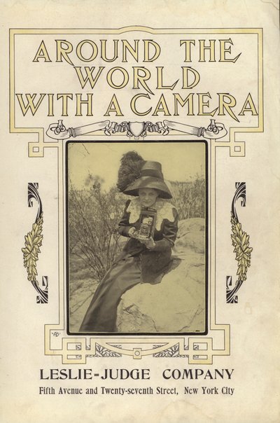 Nimisivukuvitus elokuvasta Around the World with a Camera (m/w kuva) tekijältä American Photographer (after)