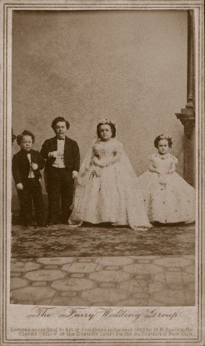 Hääkuva Charles Sherwood Strattonista, yhdysvaltalaisesta viihdyttäjästä, joka tunnetaan nimellä kenraali Tom Thumb, ja hänen vaimonsa Lavinia Warrenista tekijältä American Photographer (after)