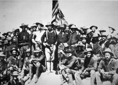 Voitokas Theodore Roosevelt ja hänen "Rough Riders" -ratsastajansa San Juan Hillillä Kuubassa. tekijältä American Photographer