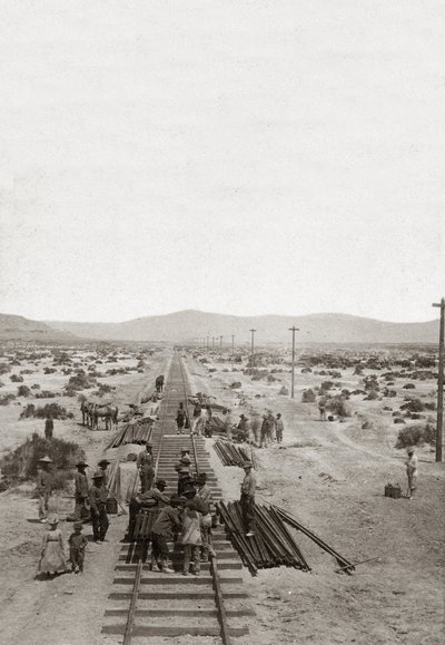 Central Pacific Railwaysin rakentaminen vuonna 1869 - Nevada - Työntekijät rakentavat Central Pacific Companyn rautateitä rakentaakseen ensimmäisen Pohjois-Amerikan mannertenvälisen rautatien. (Keski-Tyynenmeren rautatieyhtiö) tekijältä American Photographer