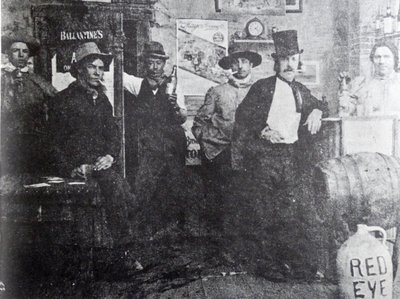 Cripple Creek Barroom, 1898 tekijältä American Photographer