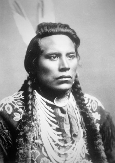 Curley, Crow-heimon jäsen, yksi Custerin tiedustelijoista (s/w-kuva). tekijältä American Photographer