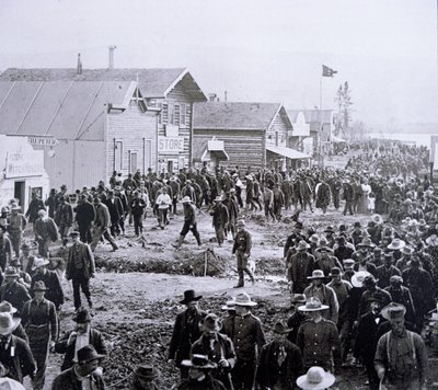Dawson City Klondiken kultakuumeen aikana (1897-98) 1898 (s/w-kuva) tekijältä American Photographer