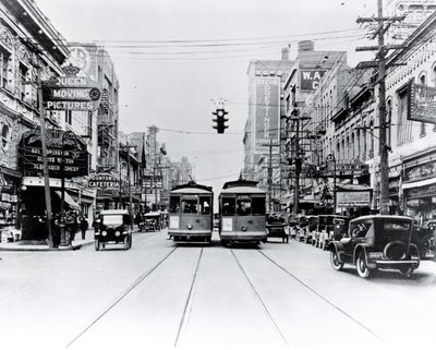 Elm Street, Dallas 1922 tekijältä American Photographer